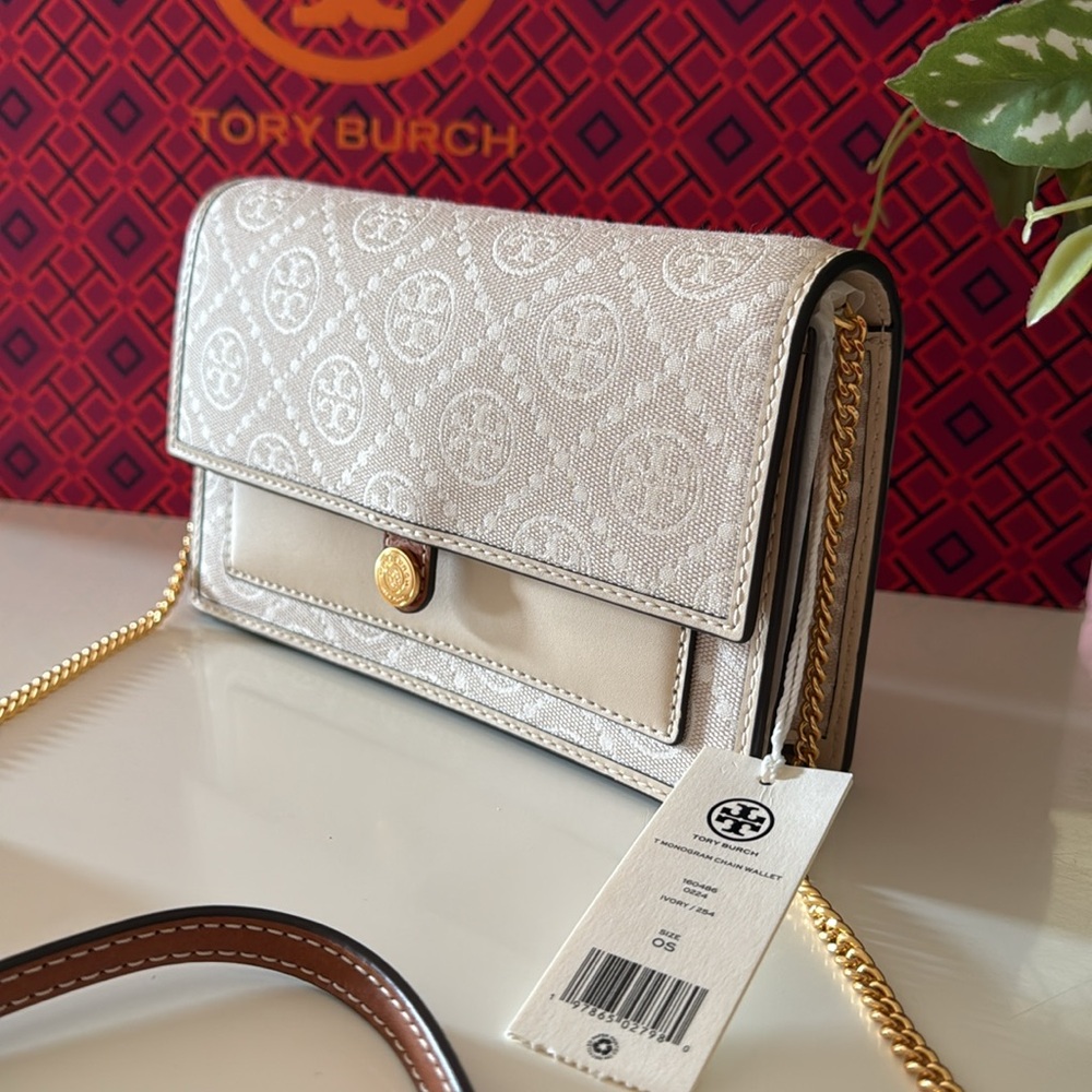 New , tory burch T monogram chian crossbody wallet